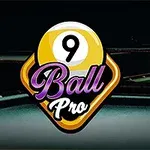 Logo med teksten 9 Ball Pro foran et biljardbord