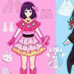 To anime-figurer står kledd i fargerike antrekk med diverse tilbehør og klær rundt dem, satt mot en tofarget rosa og blå bakgrunn