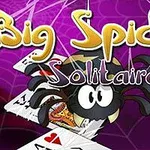 Illustrasjon av en stor, svart tegneserie-edderkopp med store øyne sittende på spillekort mot en lilla bakgrunn med spindelvev