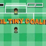 To personer står på en grønn og lys rutete fotballbane med teksten BRAZIL TINY GOALIE i oransje bokstaver