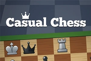 Tekstlogo Casual Chess på en sjakkbrettgrafikk med forskjellige sjakkbrikker synlige