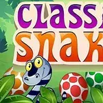 Fargerik illustrasjon med teksten Classic Snake over en tegneserieaktig slange og fargerike egg blant grønne blader