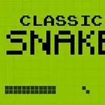 Grønn pikselert skjerm med teksten CLASSIC SNAKE og en enkel grafisk representasjon av en slange
