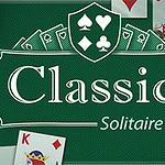 Grønt rektangel med teksten Classic Solitaire og kort med forskjellige spillekort-ikoner rundt