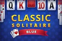 Classic Solitaire Blue gir det klassiske kortspillet en moderne og stilfull