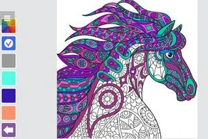 Fargerik illustrasjon av en hest med intrikate mønstre og geometriske former i lilla, blå og turkise nyanser