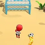 En animert figur i hvit trøye sparker en fotball med flammer mot et blått fotballmål på en sandbakgrunn med noen grønne planter rundt