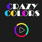 Tekst Crazy Colors i hvitt med fargerike detaljer på svart bakgrunn, over en flerfarget sirkel med en spilleknapp i midten