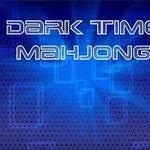 Blått og svart bakgrunnsbilde med teksten Dark Time Mahjong i hvite, futuristiske bokstaver