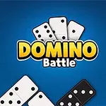 En blå bakgrunn med dominobrikker i ulike posisjoner og teksten DOMINO Battle i midten