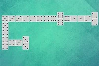 Kos deg med Domino i dette populære brettspillet