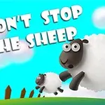To an hvite sauer som hopper over en grønn eng med teksten Dont Stop the Sheep i bakgrunnen