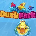 Gule, røde, og blå badeender plasker i vann med teksten DuckPark