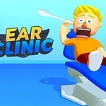 En animert figur med blondt hår sitter i en blå tannlegestol med munnen åpen, ved siden av teksten Ear Clinic