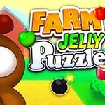 Tegneseriekylling med stor oransje nebb foran en gårdsbygning og teksten Farm Jelly Puzzle med fargerike bokstaver og en bombe