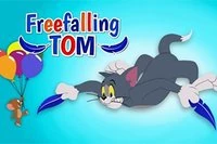 Geronimo! Tom faller mot jorden fra stor høyde