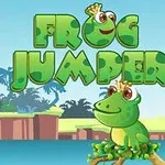 En grønn frosk med krone sitter på en gren foran teksten Frog Jumper med en bakgrunn av blå himmel og silhuetter av trær