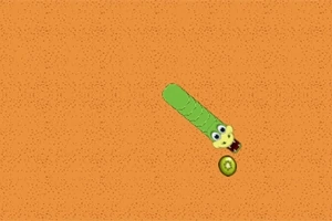 Grønn slange med tegneserieøyne beveger seg mot et stykke kiwi på en oransje bakgrunn