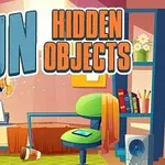 Rotete rom med ulike gjenstander og teksten FUN HIDDEN OBJECTS i store bokstaver