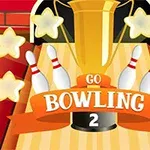 En gullfarget pokal omgitt av stjerner og bowlingkjegler med teksten Go Bowling 2