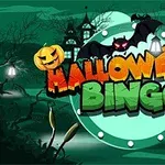 Halloween-tema med flaggermus, gresskar, og ordet Halloween Bingo foran et mystisk hus i en skummel skog