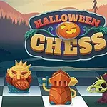 En sjakkbrettscene med halloween-tema med fantasifulle brikker, inkludert et gresskarformet ansikt og en grønnheks