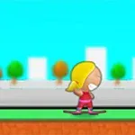 Blond jente i rosa klær står på et skateboard foran en bysilhuett med blå himmel og trær