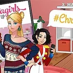 To an kvinne med blondt hår og en annen med mørkt, krøllete hår står i et julepyntet rom med et speil og en plakat med teksten #Christmas