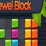 Fargerike blokker stablet i et rutete mønster med teksten Jewel Block øverst