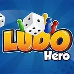 Fargerike spillbrikker og terninger med teksten Ludo Hero på en blå bakgrunn