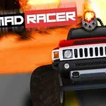 Rød terrengbil med store dekk og våpen på taket foran en eksplosjon med teksten Mad Racer