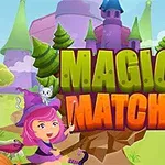 En heksefigur med rosa hår og hatt sitter på en stein, omgitt av trær, et slott i bakgrunnen og teksten Magic Match i sentrum