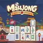 Mahjong-brikker foran en kveldsscene med tradisjonelle asiatiske bygninger