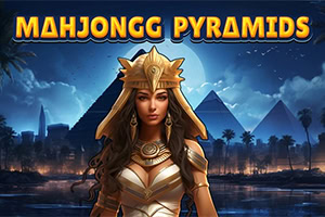 Egyptisk dronning med gullhodeplagg foran pyramider, palmer og en mørk blå nattehimmel