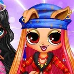 To fargerike, animerte figurer med store øyne og stilige antrekk står ved siden av hverandre