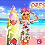 Tegnet figur med blomsterkrans står på en strand ved siden av et surfebrett, med teksten DRESS UP!