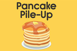 En illustrasjon av en stabel pannekaker med sirup og smør på toppen, med teksten Pancake Pile-Up over, mot en gul bakgrunn