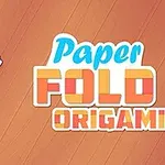 En tegneseriehånd bretter et papir med pizzamotiv på en treaktig bakgrunn, ved siden av teksten Paper Fold Origami