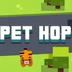 Tosidige figurer av en kanin og en tiger står på hver sin side av en vei med teksten PET HOP i midten, omgitt av trær og en gul bil