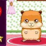 En søt hamster står på en rød teppe i et rom med grønt mønstrete tapet, ved siden av er det ballonger og en gul stjerne