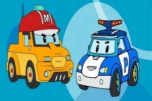 To animerte, antropomorfe biler med uttrykksfulle ansikter, en gul bil med en rød hjelm og en blå politibil med sirener, mot en blå bakgrunn