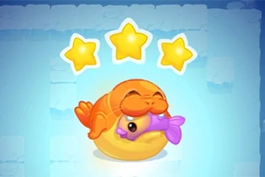 En glad, oransje sel ligger på en gul ball med en lilla fisk i munnen og tre stjerner på toppen