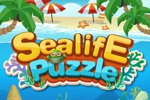 Fargerik illustrasjon med teksten Sealife Puzzle foran en strand med palmer, parasoller og stjerner i sanden
