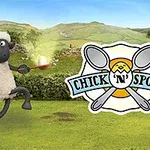 En animerte sau løper på en grønn eng med et kokt egg i en skje, ved siden av et emblem med to kryssede skjeer og teksten Chick N Spoon