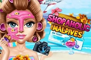 En tegneseriefigur med rosa ansiktsmaske, kamera, cupcakes og blomster, foran en strand med et fly i bakgrunnen