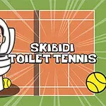 Tegneseriefigur med ansikt i toalett og flere tennisballer rundt, mot en tennisbane-bakgrunn, med teksten Skibidi Toilet Tennis