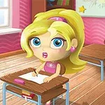 En tegneseriefigur med blondt hår og store blå øyne sitter ved et skrivebord i et klasserom, med en blyant i hånden