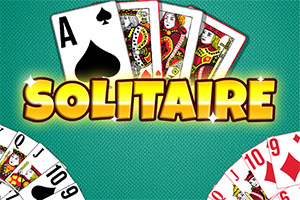 Spillekort og ordet Solitaire i lysende gule bokstaver mot en grønn bakgrunn