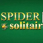 Teksten Spider Solitaire i gullfarge med tre spillekort ved siden av på en grønn bakgrunn