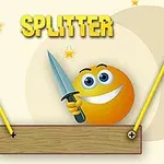 Smilende, rund figur holder en kniv, omgitt av stjerner med teksten Splitter øverst